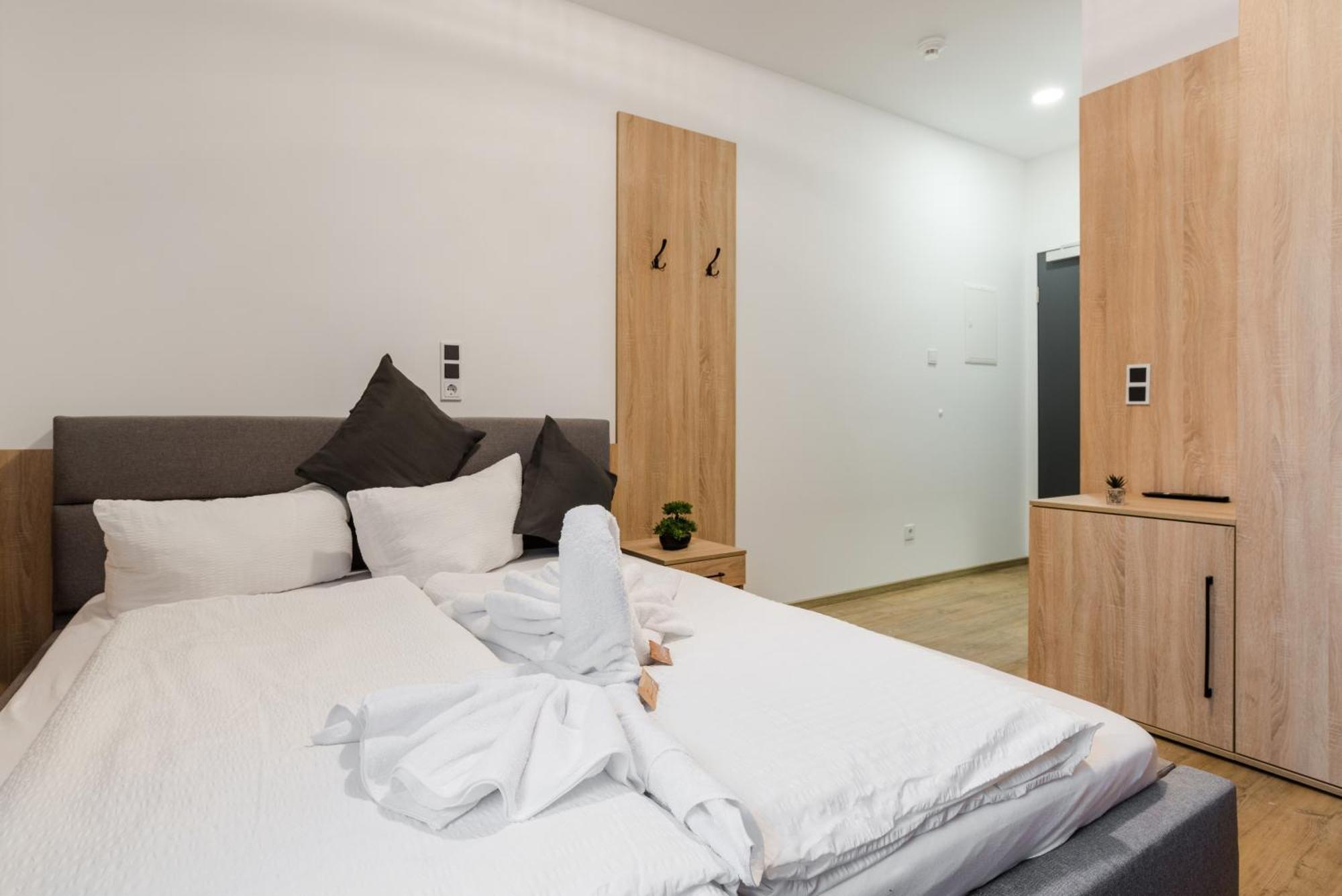 Hotel Montenegro 沃尔姆斯 外观 照片